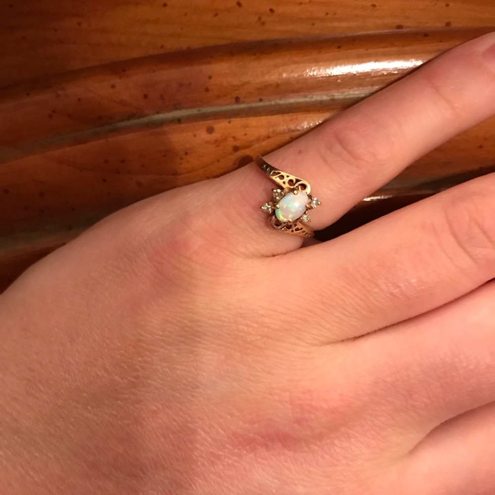 10K Gold Opal & Diamond ring